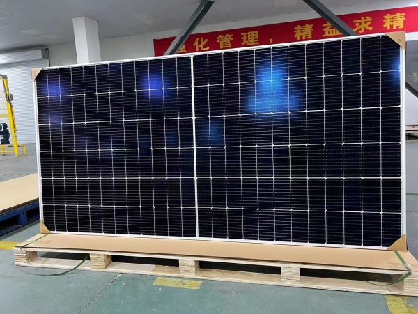 550Watt half cell solar panel